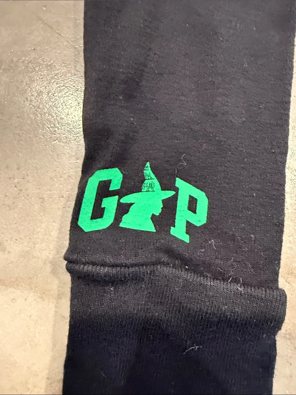 GAP Wicked Elphaba Graphic Black and Green Kids Pajama Set